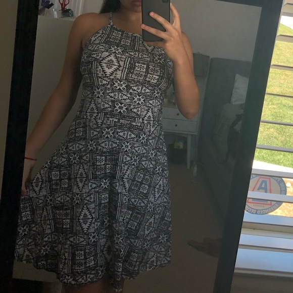 Halter style dress!!✨OFFER - Picture 5 of 5